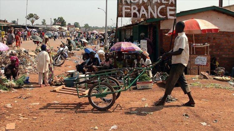 madagaskarda cumhurbaskani ulkeden kacti tezi ulusa seslenis konusmasi yapti 11 stChyQ8Y