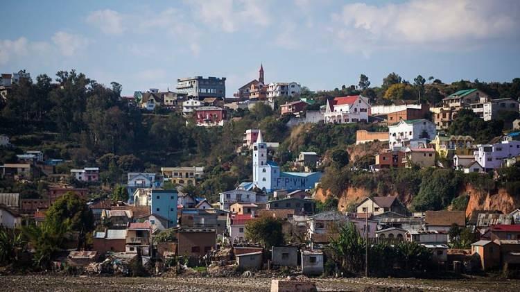 madagaskarda cumhurbaskani ulkeden kacti tezi ulusa seslenis konusmasi yapti 12 TPWjnMiK