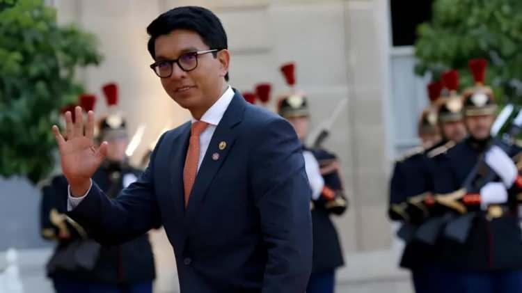 madagaskarda cumhurbaskani ulkeden kacti tezi ulusa seslenis konusmasi yapti 15 tQLjqI2N