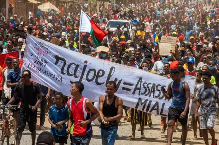 madagaskarda cumhurbaskani ulkeden kacti tezi ulusa seslenis konusmasi yapti 2 ObKBGX1L