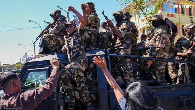 madagaskarda cumhurbaskani ulkeden kacti tezi ulusa seslenis konusmasi yapti 4 VIisCB3P
