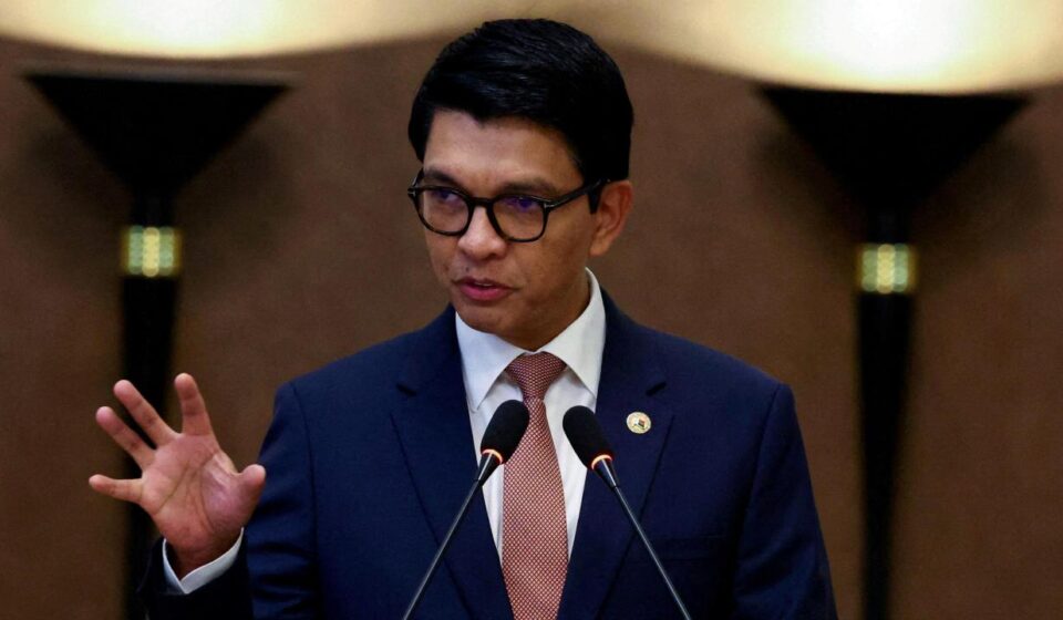 madagaskarda cumhurbaskani ulkeden kacti tezi ulusa seslenis konusmasi yapti 5c9CnwXP.jpg