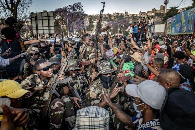 madagaskarda cumhurbaskani ulkeden kacti tezi ulusa seslenis konusmasi yapti 7 D7mXc8QD