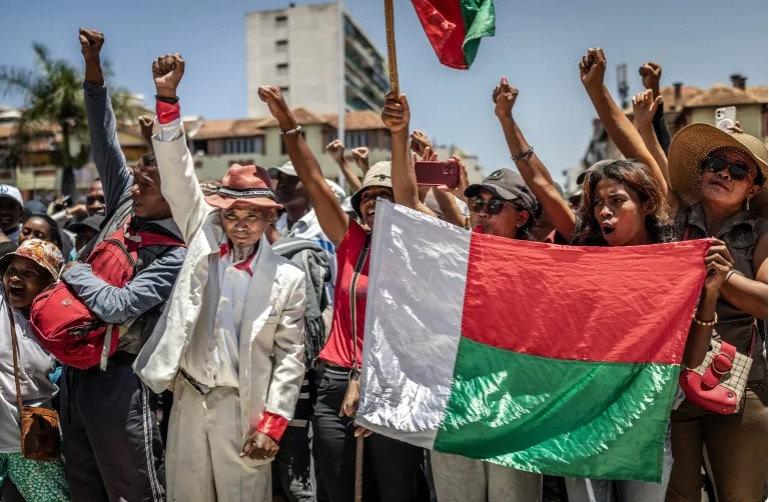 madagaskarda ordu idareye el koydu 0 mbgHGJ8M