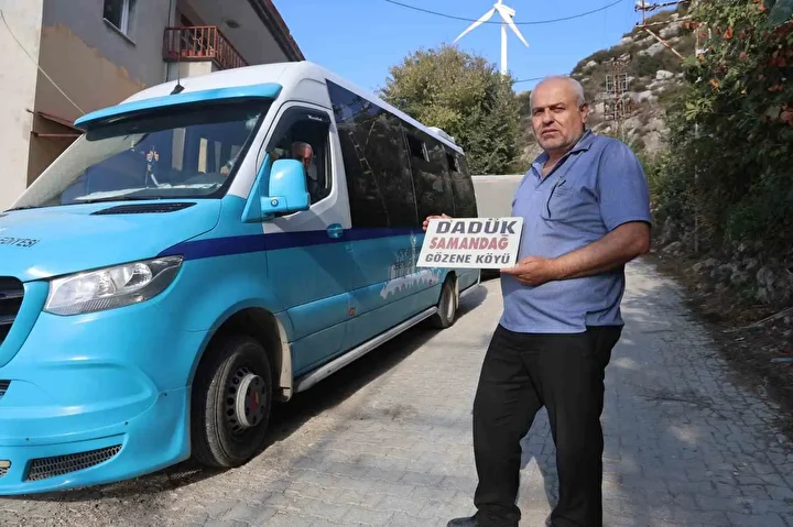 mahalleye gelen saskina donuyor 410 hanede 2 bin kisinin soyadi tipki ogretmenler ve yabancilar MZksjGGf