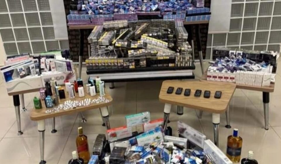 Manisa’da 4 bin 600 paket kaçak sigara yakalandı manisada 4 bin 600 paket kacak sigara yakalandi VhwqdARg.jpg