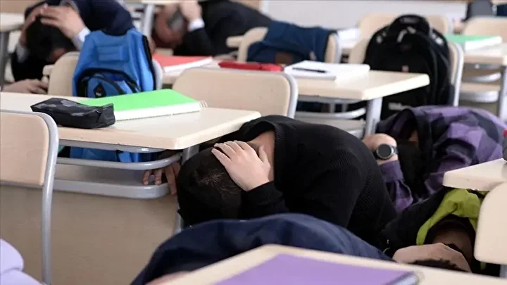 marmarada 75luk zelzele alarmi 7 vilayette tum sirenler tipki anda caldi ortalarinda istanbul da XhlvfwrV