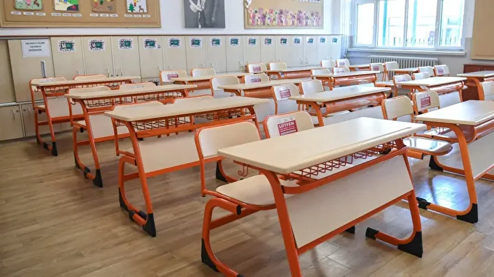 Milyonlarca öğrenciyi ilgilendiriyordu: Lisede 2+2 eğitim modeli askıya mı alındı? 3 milyonlarca ogrenciyi ilgilendiriyordu lisede 22 egitim modeli askiya mi alindi 2 6vfHVy3P