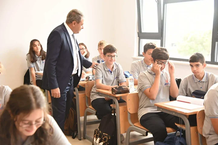 Milyonlarca öğrenciyi ilgilendiriyordu: Lisede 2+2 eğitim modeli askıya mı alındı? 7 milyonlarca ogrenciyi ilgilendiriyordu lisede 22 egitim modeli askiya mi alindi 6 bKDrcN9N