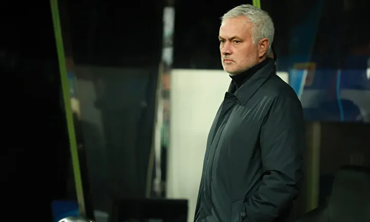 Mourinho’dan 3-0’lık mağlubiyet sonrası flaş Kerem Aktürkoğlu sözleri 5 mourinhodan 3 0lik maglubiyet sonrasi flas kerem akturkoglu sozleri 4 fVMhTnqP