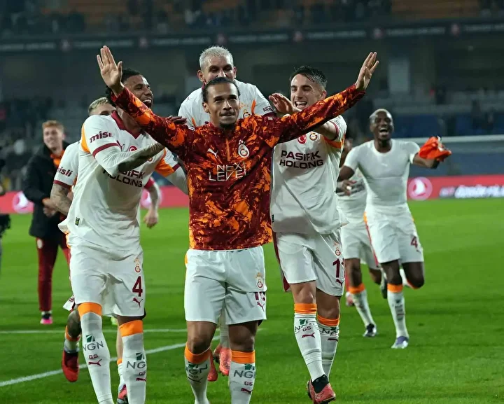 Nihat Kahveci Galatasaraylı yıldızın performansına dikkat çekti: İnanılmaz oynuyor 3 nihat kahveci galatasarayli yildizin performansina dikkat cekti inanilmaz oynuyor 2