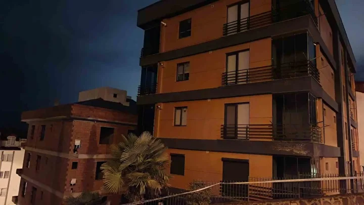 orduda catlaklar ve tabaninda kayma olan iki bina bosaltildi 1 BjePlKXp