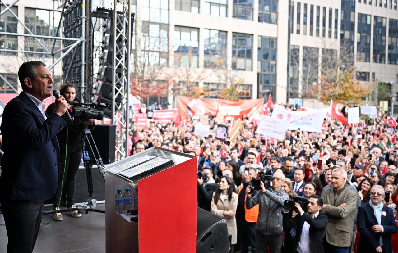 Özgür Özel Brüksel'de hüsran yaşadı! Miting şoku! 2 ozgur ozel brukselde husran yasadi miting soku 1 qjQhdi9M