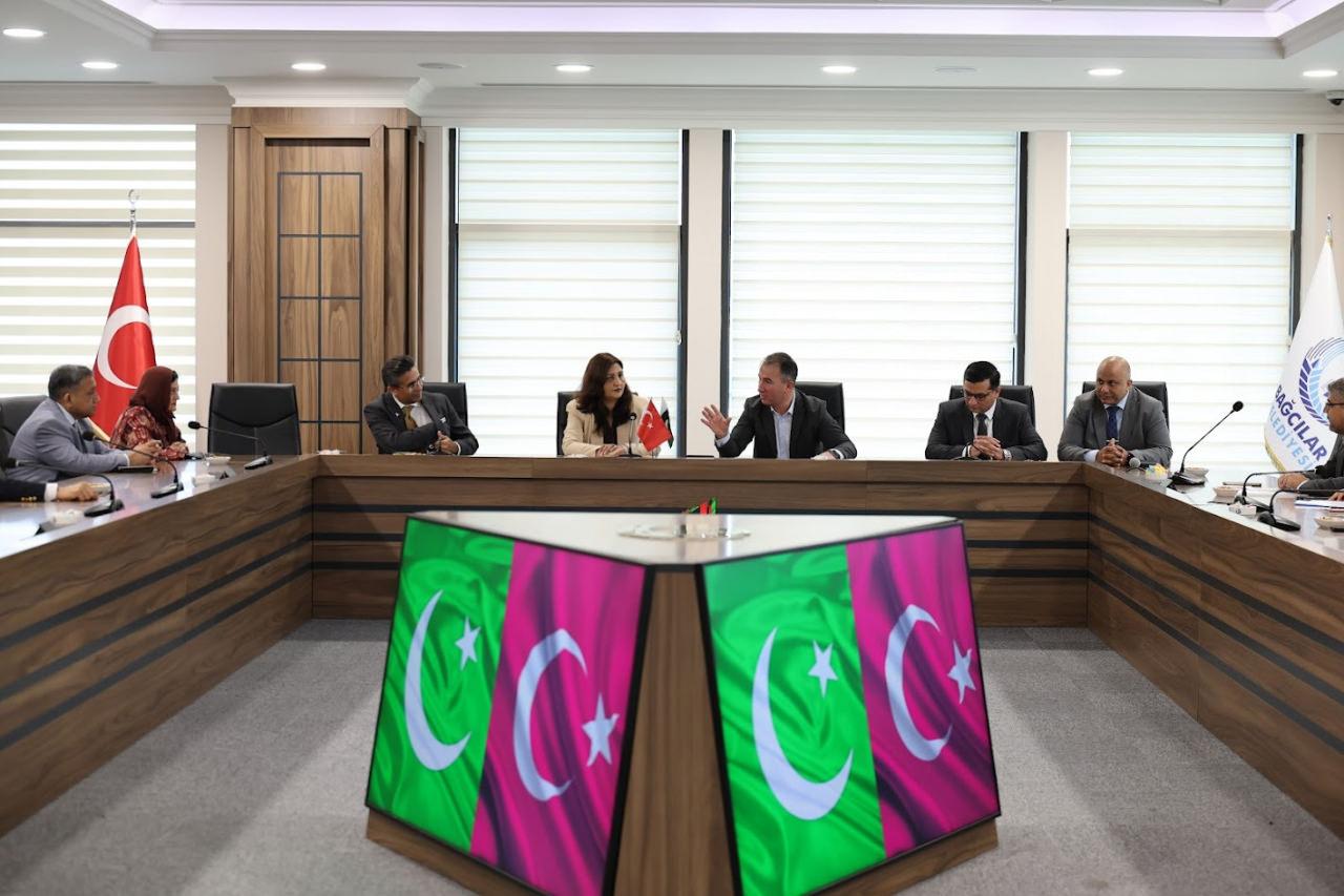 pakistanli heyet bagcilar belediyesini ziyaret etti 0 qlIjk41P