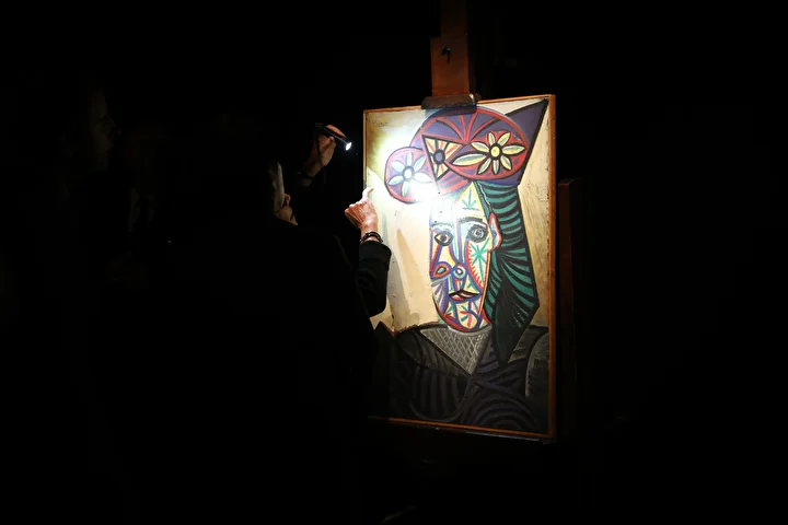 picassonun sakli portresi pariste sergilendi 4