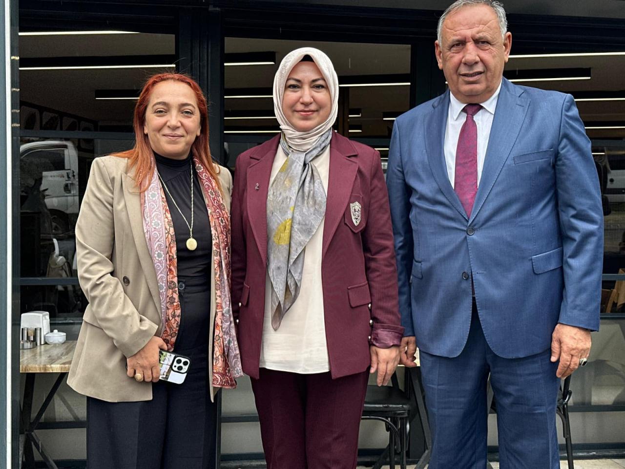 rukiye toy istanbulda stk temsilcileriyle bir ortaya geldi 2 29y4N1hd