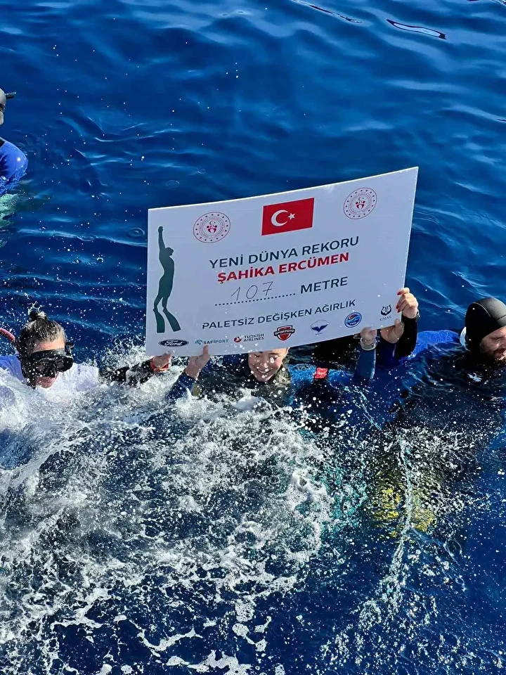 sahika ercumen cumhuriyet ve gazze icin dunya rekoru kirdi 8 Gvf65Szi
