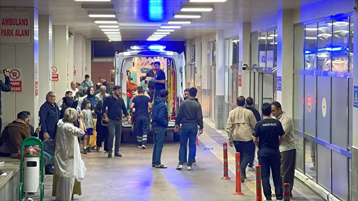 Şanlıurfa'da 18 mahkum besin zehirlenmesi kuşkusuyla hastaneye kaldırıldı 2 sanliurfada 18 mahkum besin zehirlenmesi kuskusuyla hastaneye kaldirildi 1 uqh2GTm8