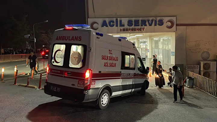 Şanlıurfa'da 18 mahkum besin zehirlenmesi kuşkusuyla hastaneye kaldırıldı 5 sanliurfada 18 mahkum besin zehirlenmesi kuskusuyla hastaneye kaldirildi 4 D4VEeXeu