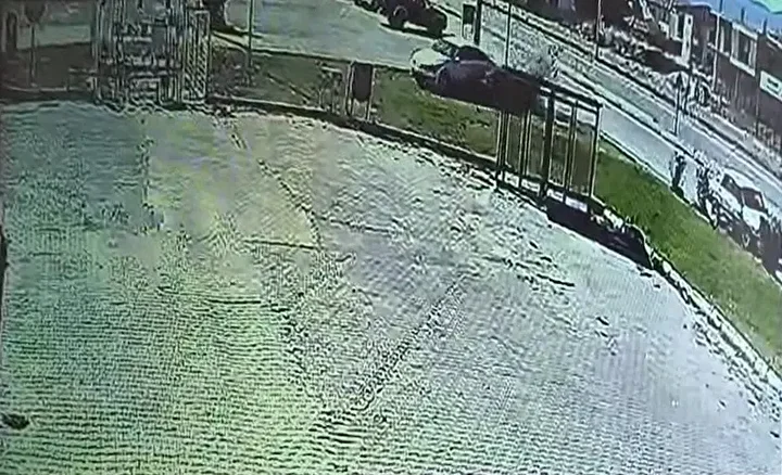 sofor otomobiliyle duvara carpti plani guvenlik kamerasi bozdu 0 G3fa3uOW