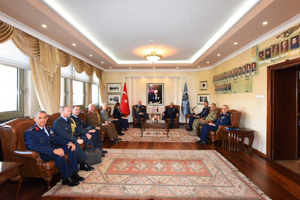Son dakika: Türkiye ve İngiliz ordusundan kritik görüşme 1 son dakika turkiye ve ingiliz ordusundan kritik gorusme 0