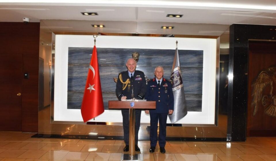 Son dakika: Türkiye ve İngiliz ordusundan kritik görüşme son dakika turkiye ve ingiliz ordusundan kritik gorusme jhE4aHrB.jpg