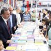 sultanbeyli kitap fuari kapilarini acti EHW1Lx3a.jpg