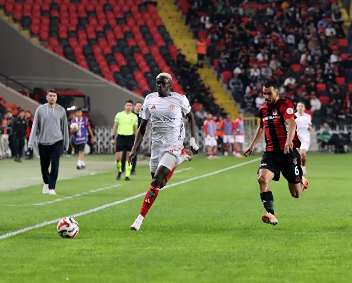 super ligde gecmisi olmayan adam birinci ciktigi macta herkesi etkiledi 3 Aa5BHKO3