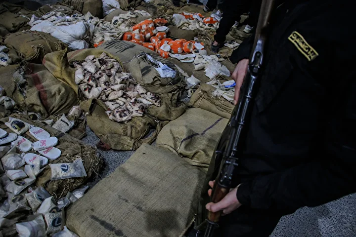 suriye icisleri bakanligi ekipleri sam kirsalinda 12 milyon kaptagon hapi ele gecirdi 3 JjbJEe3H