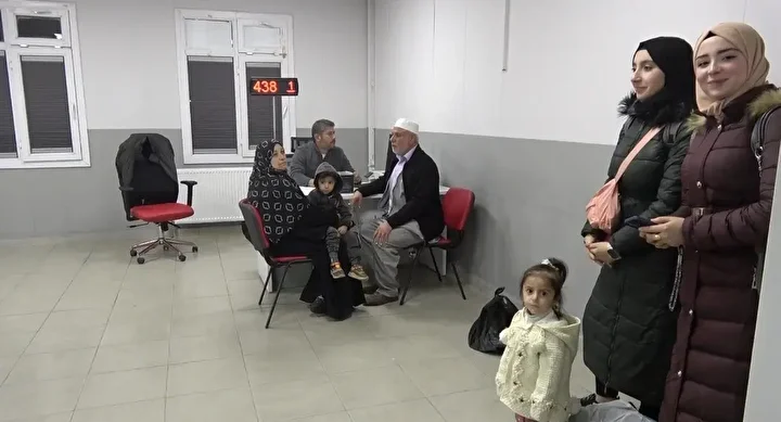 suriyelilerin donus seyahati devam ediyor turkiyeye rahmet versin cok tesekkur ederim 2 CERvLbBQ