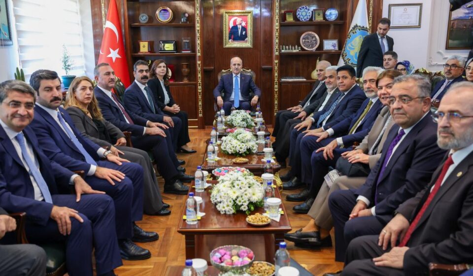 TBMM Başkanı Kurtulmuş’tan Diyarbakır’da Valilik ve Büyükşehir Belediyesine ziyaret tbmm baskani kurtulmustan diyarbakirda valilik ve buyuksehir belediyesine ziyaret 8D7GDwuu.jpg