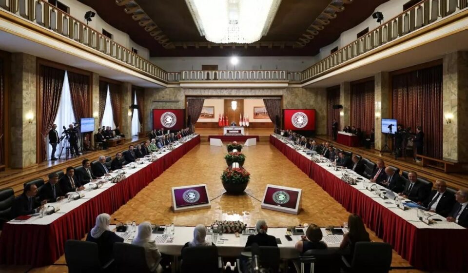 TBMM’den Ulusal Dayanışma, Kardeşlik ve Demokrasi Kurulu açıklaması tbmmden ulusal dayanisma kardeslik ve demokrasi kurulu aciklamasi Ysp6EdSl.jpg