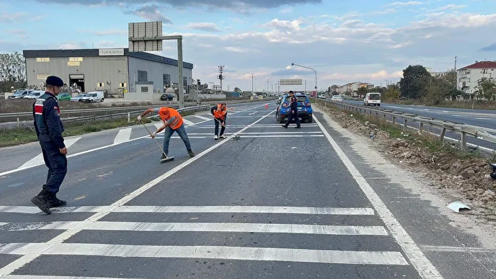 tekirdagda feci kaza bariyere carpan kamyonetin soforunun ayagi koptu 4 t2E2areV