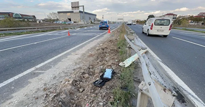 tekirdagda feci kaza bariyere carpan kamyonetin soforunun ayagi koptu 6 BidNFKhu