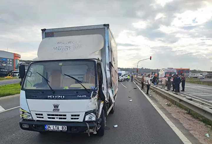 tekirdagda feci kaza bariyere carpan kamyonetin soforunun ayagi koptu 8 p7ZYBtZj