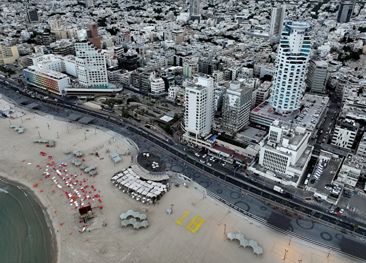 tel avivde bir kume aktivist gazzedeki 18 israillinin cenazelerinin teslim edilmesini talep etti 0 Y8VTdzdd