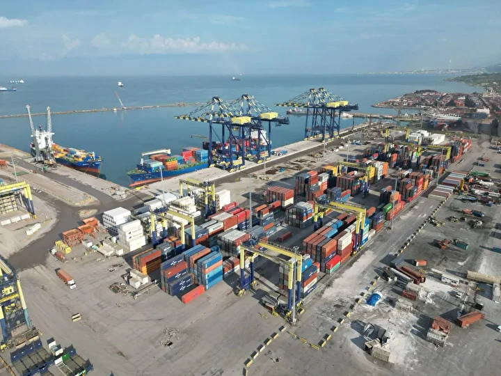 ticaret bakanligi 27 il 1 milyar dolarin uzerine ihracat yapti 1