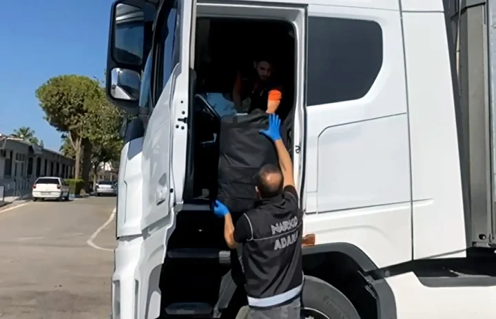 tir surucusu 55 kilo skunk ile yakalandi arkadasim rica etti dedi 0 gz3AYQwQ