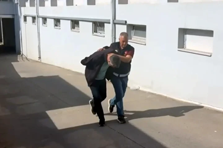tir surucusu 55 kilo skunk ile yakalandi arkadasim rica etti dedi 4