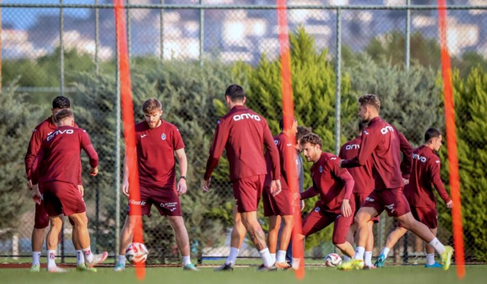 trabzonspor caykur rizespor maci hazirliklarini surdurdu 4e3cG35X.jpg