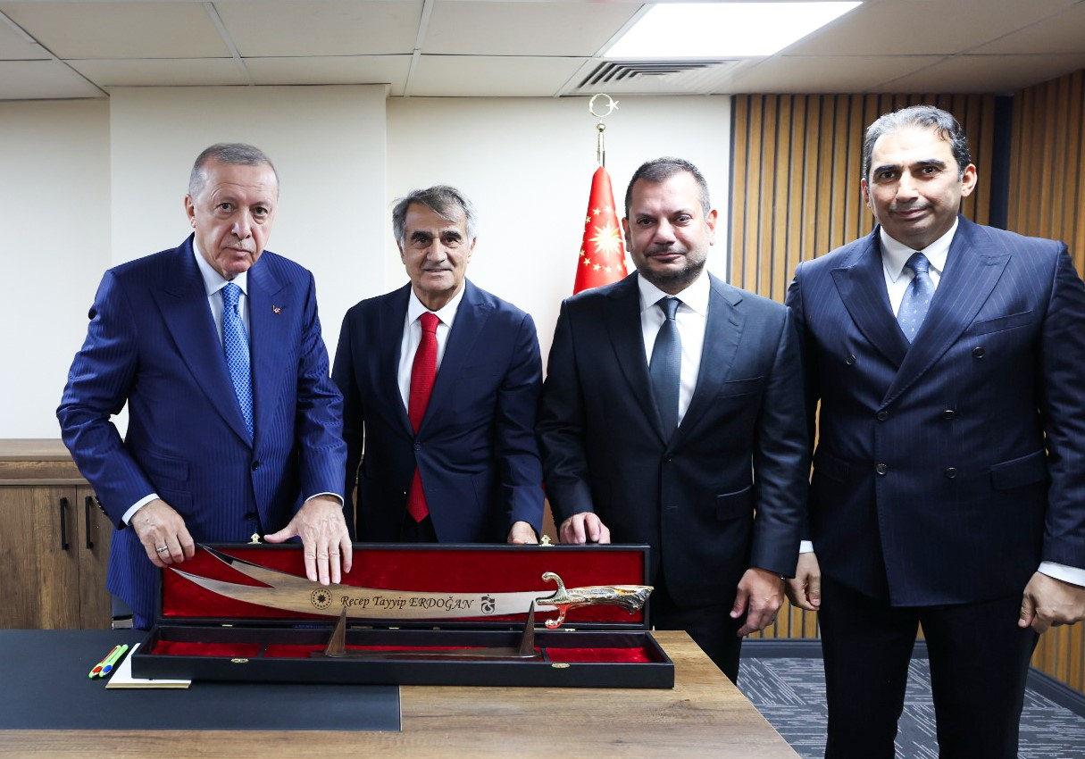 trabzonspordan cumhurbaskani erdogana surmene kilici ikrami 0