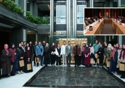 TÜİD tarafından düzenlenen 2. Medya ve Dijital Habercilik Akademisi Öğrencileri Albayrak Kümesi Genel Merkezi’nde ağırlandı tuid tarafindan duzenlenen 2 medya ve dijital habercilik akademisi ogrencileri albayrak kumesi genel merkezinde VLjO6k8y.webp