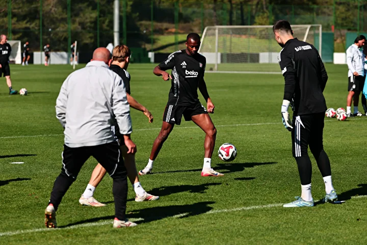 tumosan konyaspor besiktas mac takimi ve beklenen 11ler 5 qyKrUz3U