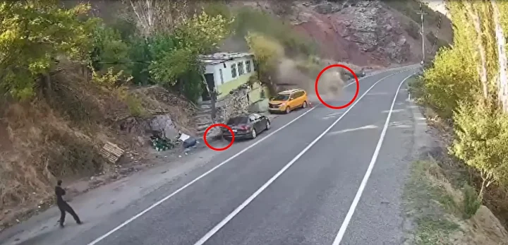 tuncelide faciadan donuldu dagdan yuvarlanan kaya modulu konut ve araclari teget gecti 3 awwOdqrM