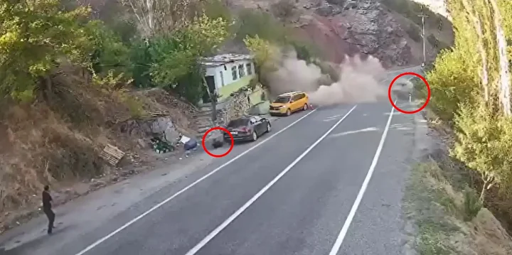 tuncelide faciadan donuldu dagdan yuvarlanan kaya modulu konut ve araclari teget gecti 6 TV9waL2N
