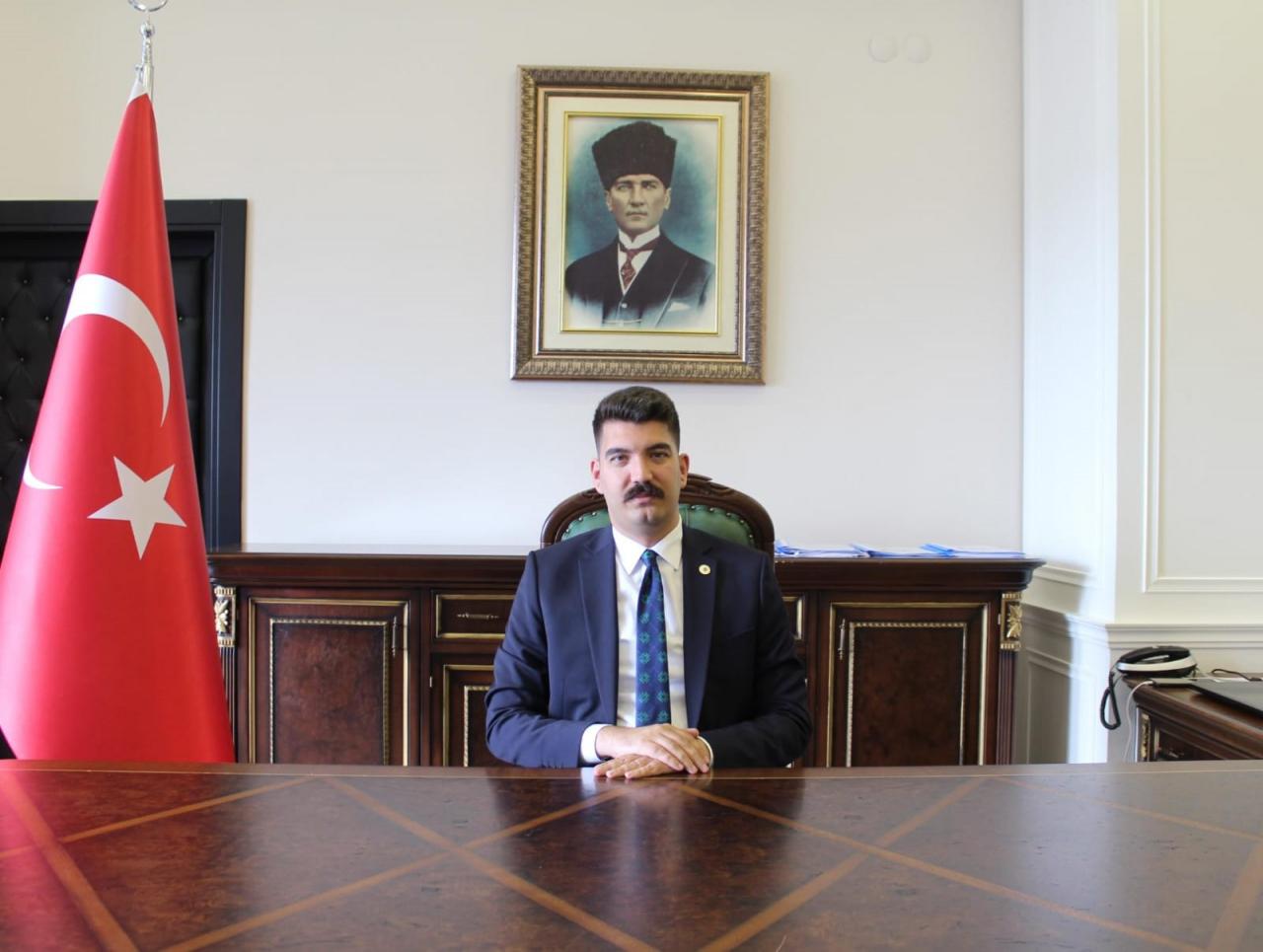 turkiyede bir ilk ilce kaymakami futbolcu oldu amator lig grubuna imza atti 1 yPttl8B1