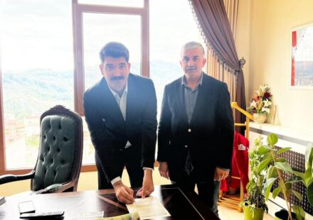 turkiyede bir ilk ilce kaymakami futbolcu oldu amator lig grubuna imza atti fuTsecx3.jpg