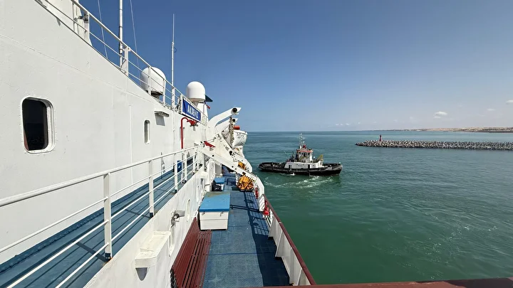 turkiyenin iyilik gemisi el aris limanina ulasti 0 Wk8LmOiw