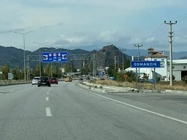 Türkiye'nin yollarında tek nizam tek kural: Baş karıştıran sürat levhaları tarihe karıştı 2 turkiyenin yollarinda tek nizam tek kural bas karistiran surat levhalari tarihe karisti 1 75u4G8TT