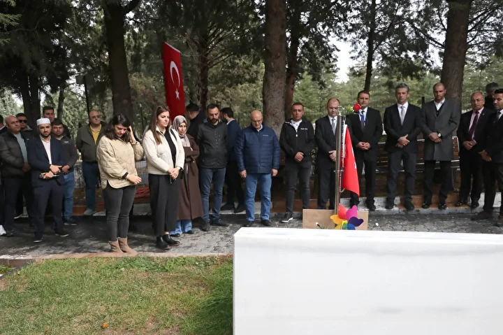 tusas sehitleri taarruzun yil donumunde kabirleri basinda anildi 3